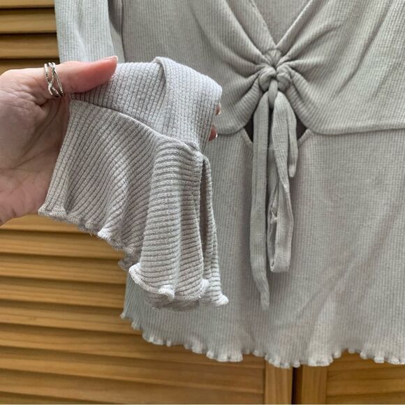 Free People V Neck Long Sleeve Size Medium - Picture 3 of 5